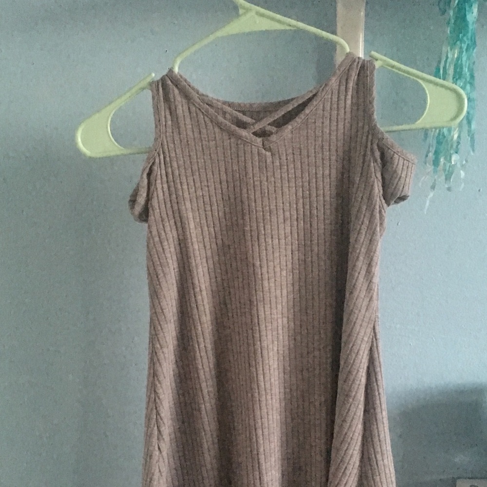 Grey shoulder cut target girls dress